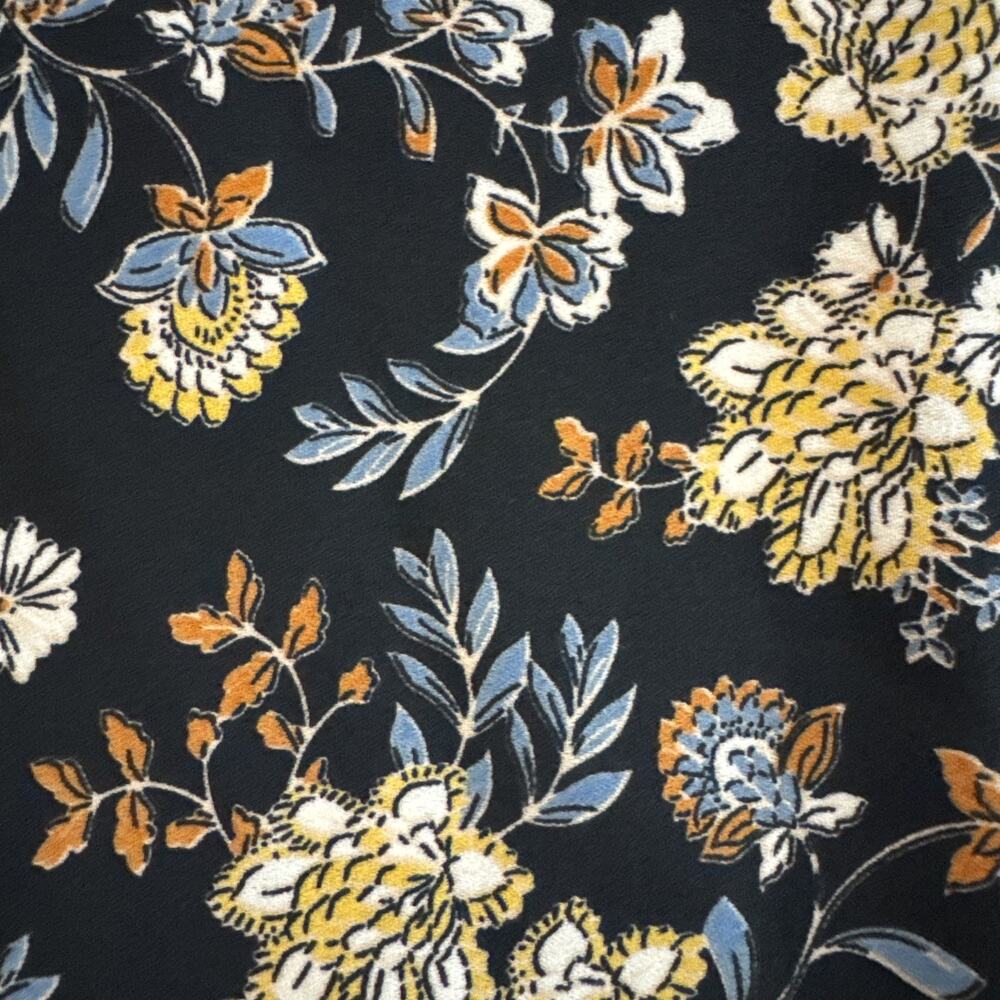 Vince Camuto Shirt M Women's Sleeveless Tank Black Floral Ruffle V-Neck - Picture 6 of 7